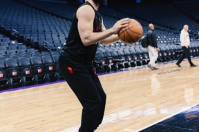 星空体育中国-萨克拉门托国王发布备战花絮，今晚外线爆发，葡超任务艰巨，轮换策略成焦点-星空体育中国