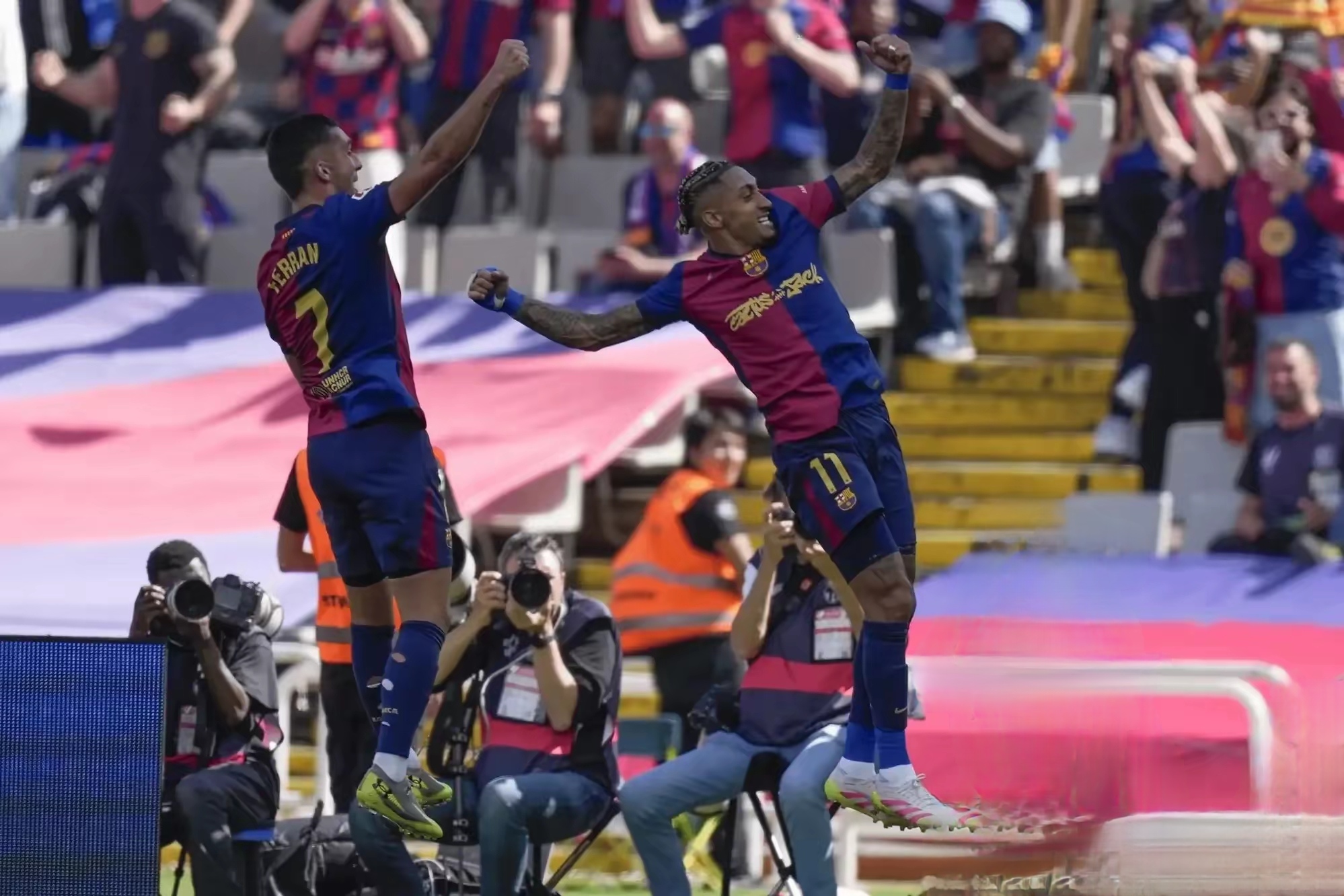 Ming在巴塞罗那比赛中刷新纪录，出色防守引发热议！赢得满堂喝彩