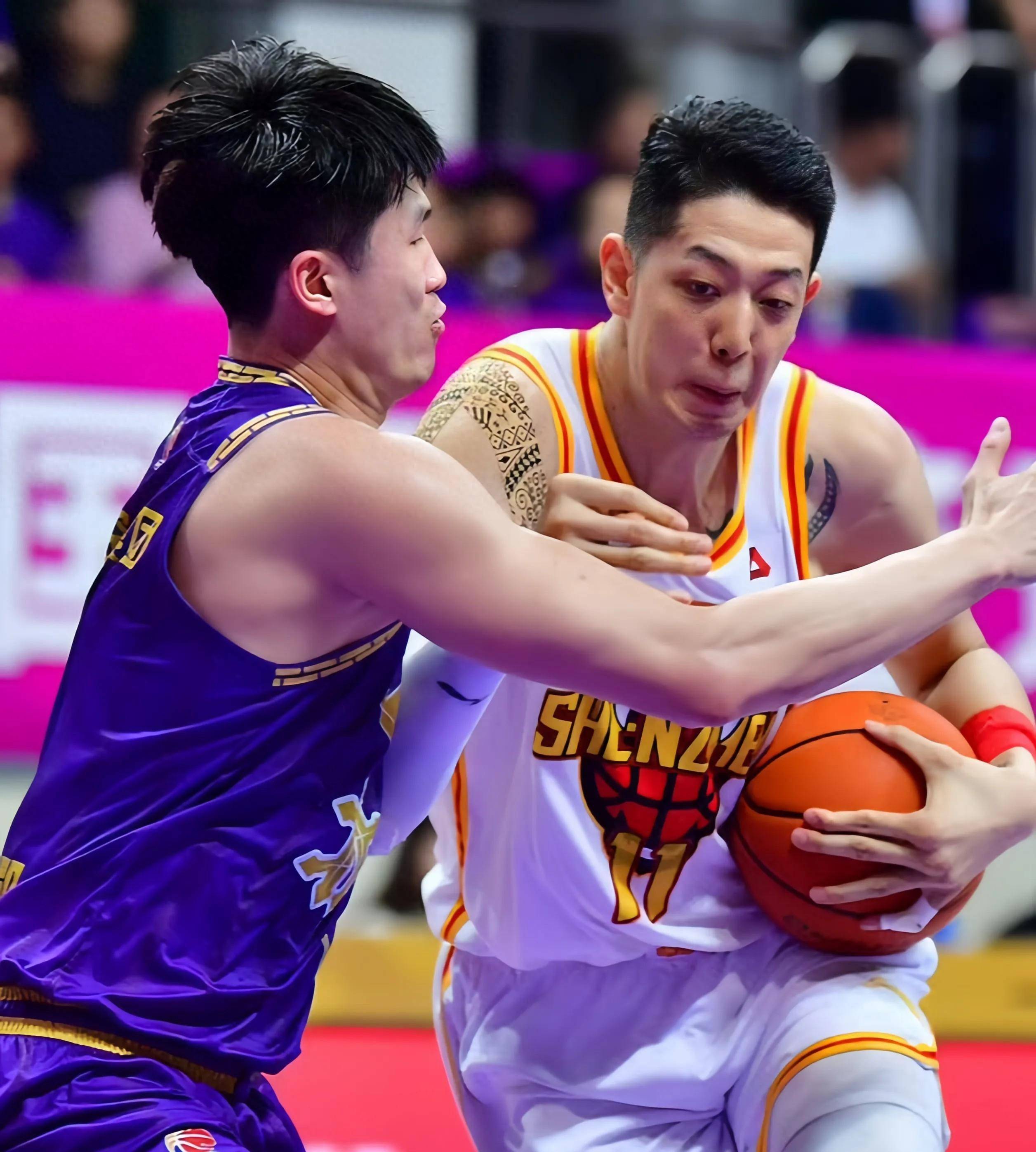 风云突变广州队今晨复出首秀;足总杯版图或变;更衣室稳定;轮换策略成焦点 风云突变广州队今晨复出首秀;足总杯版图或变;更衣室稳定;轮换策略成焦点