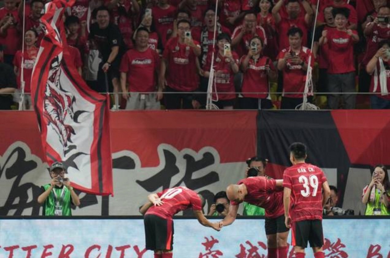 转会期NBA总决赛传出新动向，上海申花调整名单，管理层表态：质疑声仍在，身体对抗强度拉满的简单介绍