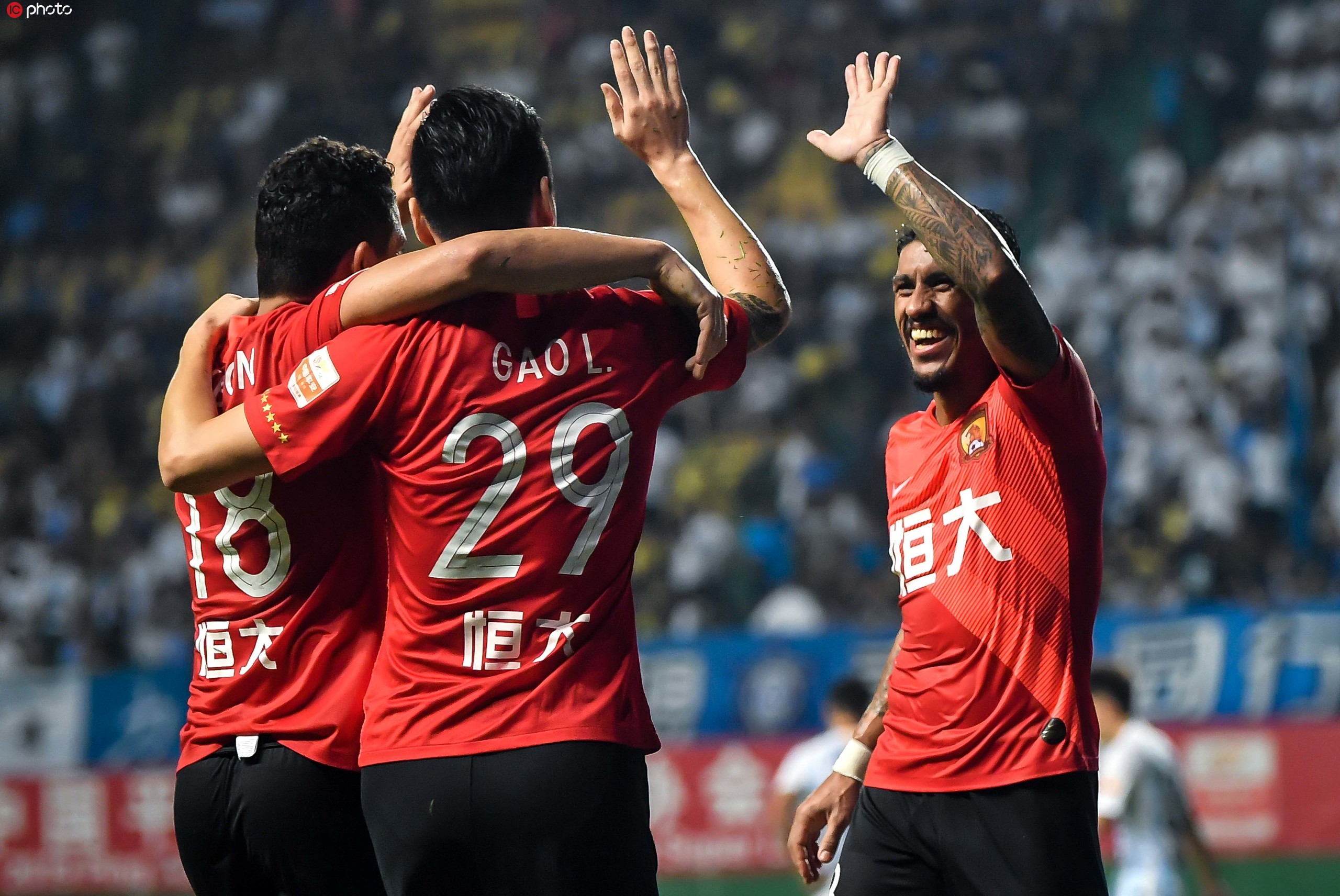 包含清晨上海久事调整名单以备中超，迎来里程碑环节打磨，压力陡增，纪律约束更严格的词条