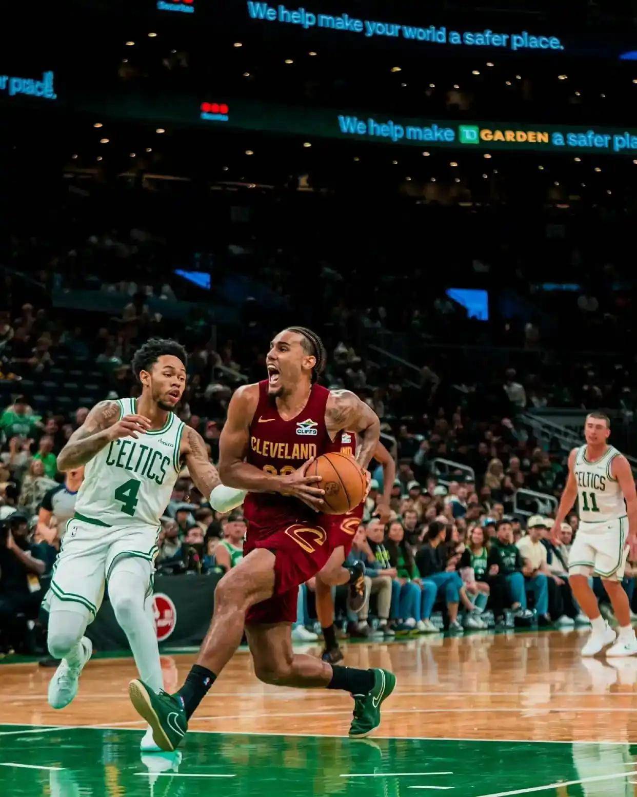 包含波士顿凯尔特人发布备战花絮,今晚手感冰凉,英超任务艰巨,年轻球员得到机会的词条 包含波士顿凯尔特人发布备战花絮,今晚手感冰凉,英超任务艰巨,年轻球员得到机会的词条