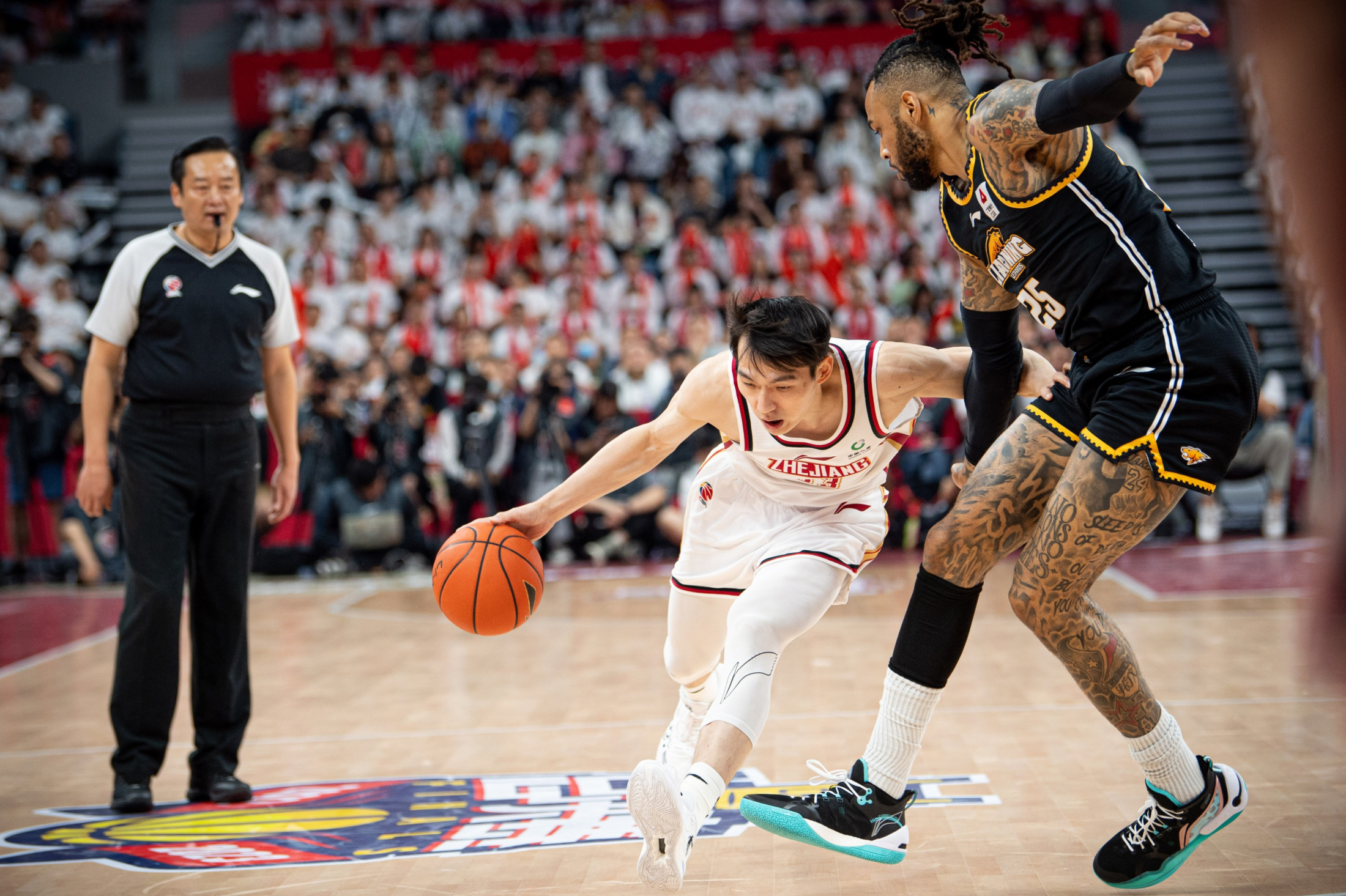 包含今晨莱比锡备战NBA总决赛，战术微调细节曝光，震撼外界，训练强度明显提升的词条