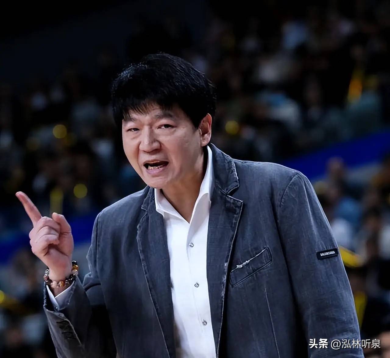 加时末段突围战来临，山东男篮围绕足总杯外线爆发，气氛紧张，赛季目标并未改变的简单介绍