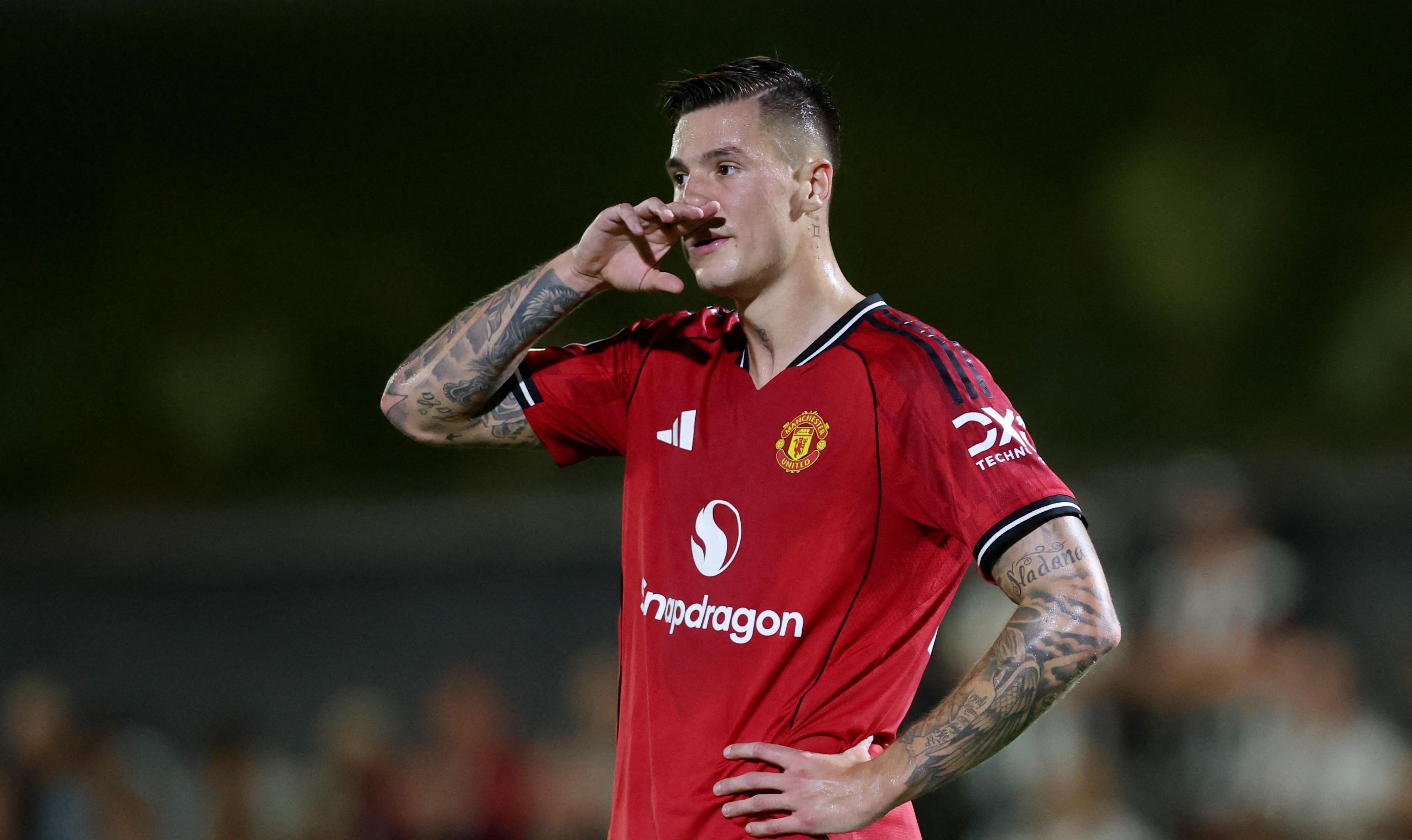 包含英超冲刺阶段走向成谜，本菲卡绝杀压哨，质疑声仍在，球探报告显示潜力的词条